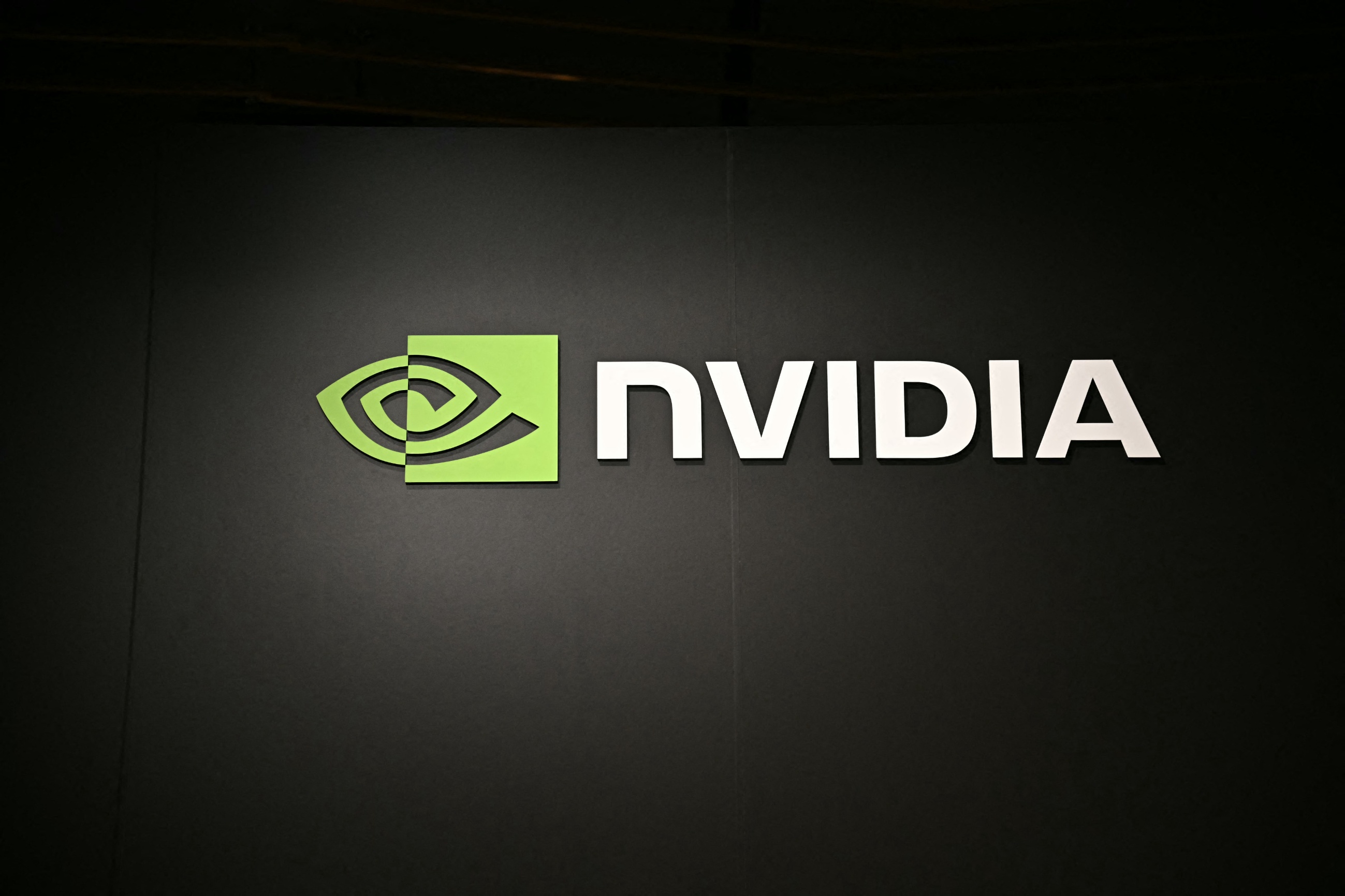 NVIDIA открыла код FlashREINFORCE для обучения ИИ-агентов