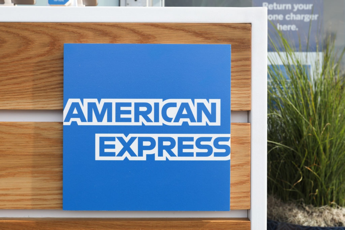 American Express Business Savings Launches with Loyalty Perk Fintech Banks Cannot Match